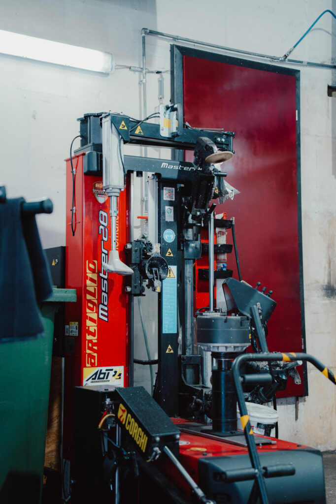 Garage des Cheseaux S&agrave;rl, Montalchez (NE), Wartung und Reparatur